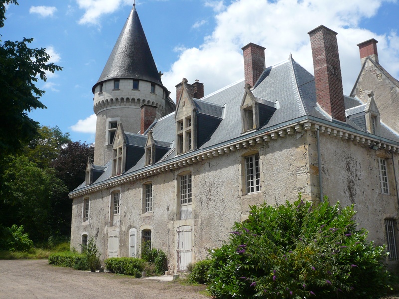 A Vendre Centre Ancienne Commanderie Et Chateau Neo Gothique Sur 7 Ha Terres Demeures De France