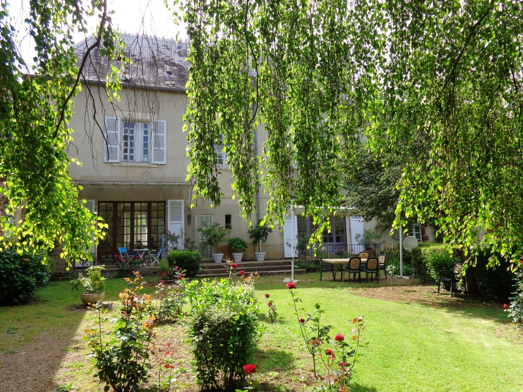 ( sous offre acceptée)MAISON DE MAITRE XIXe rénovée avec parc de 1,3 HA