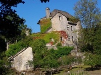 chateau-de-Cremieu;isere_b