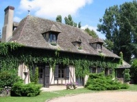 Deux logis (ici : la façade du logis principal)