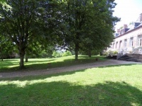 Façade principale et une vue du parc