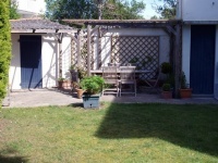 Pergola avec salle à manger d'été