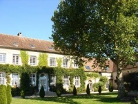 Un très beau château du XVIII° et son parc de 2.5 ha (avec piscine et tennis)