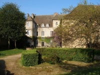 la façade principale et son parc d' 1 ha