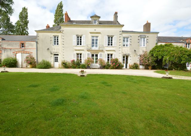 1430-logis de face