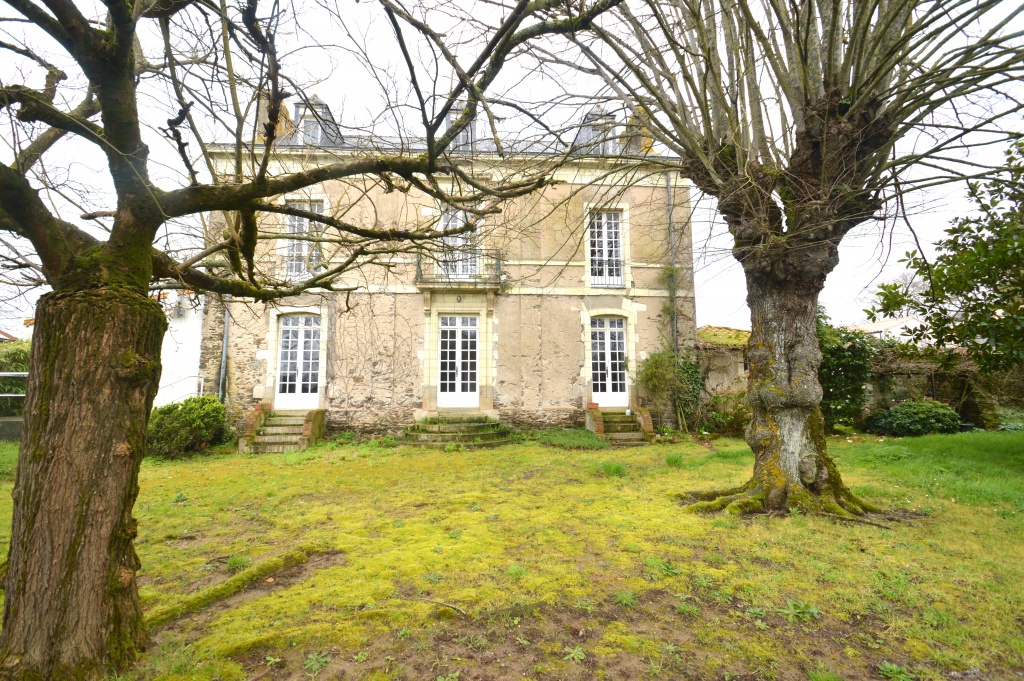 1-logis arrière Est R