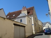 Gloriette, garages sur rue 